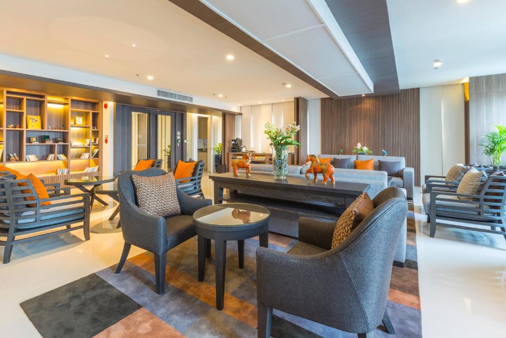 Shared lounge/TV area