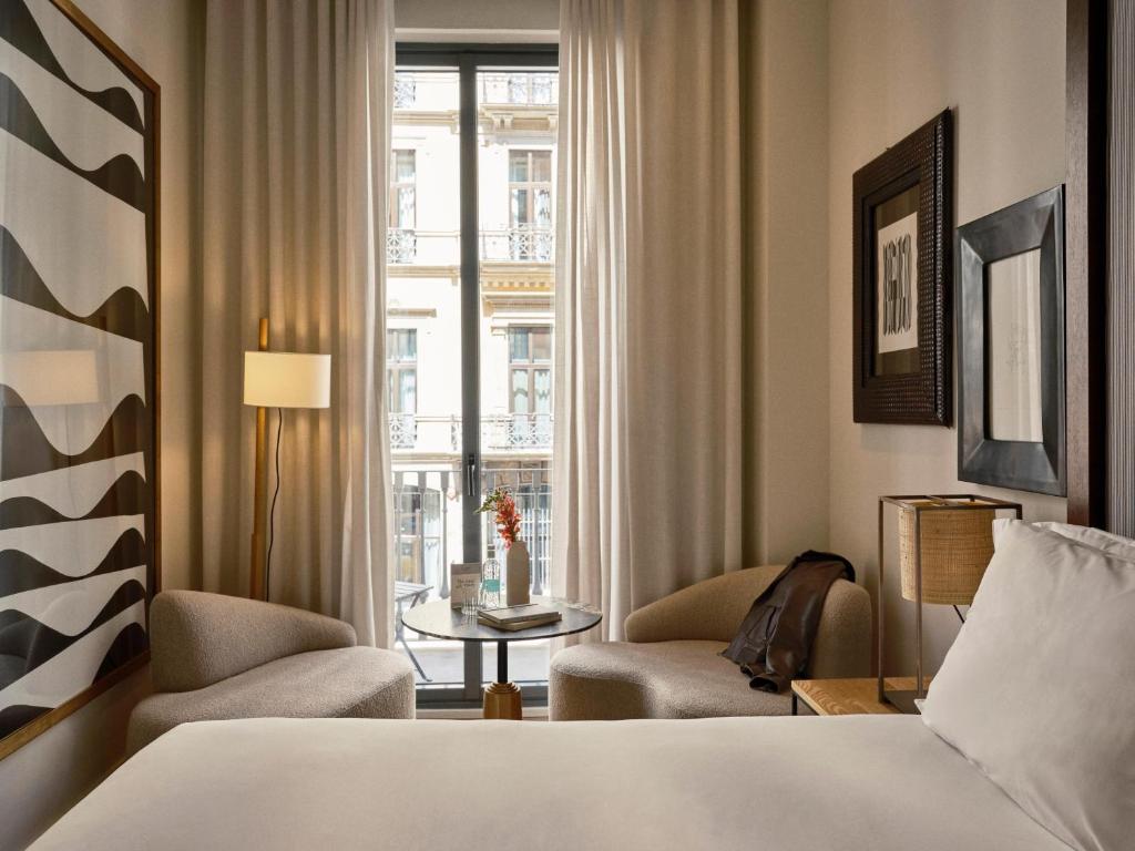 Barcelona Pulitzer Hotel room