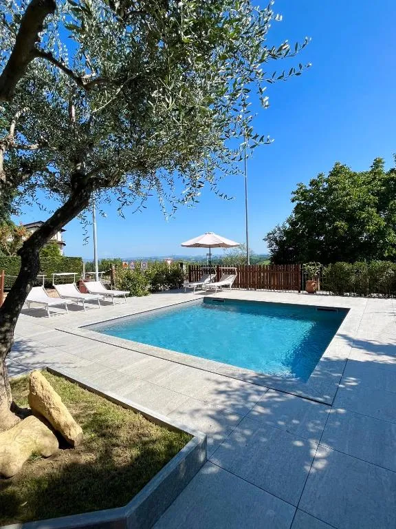 Belvedere Bike Hotel, hotel in Montà