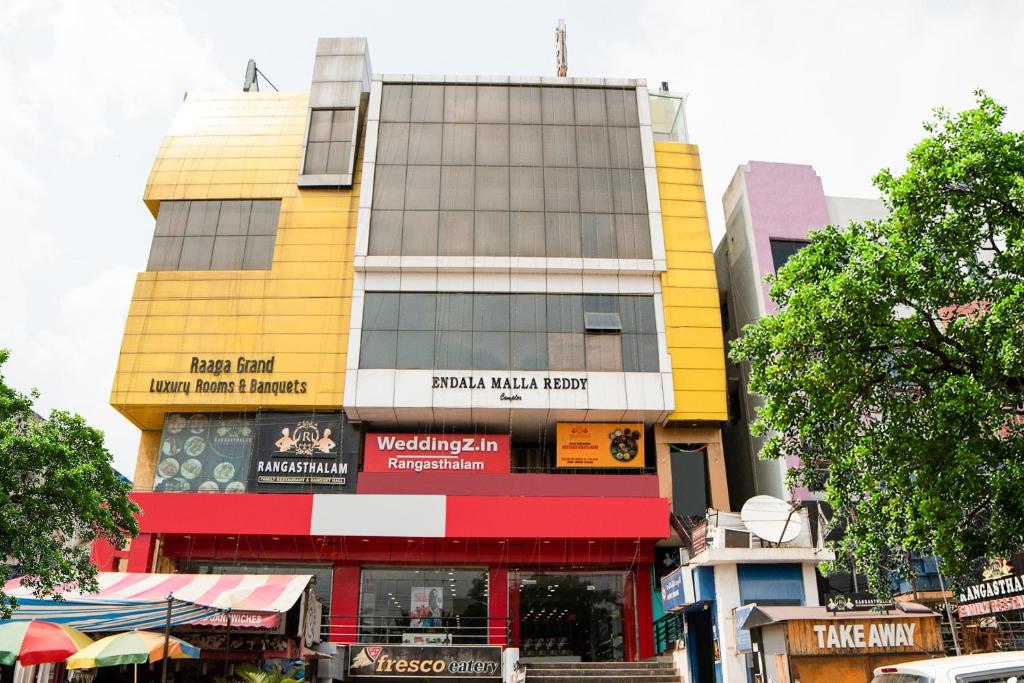 Super OYO Capital O Raaga Grand — Hotel in Hyderabad