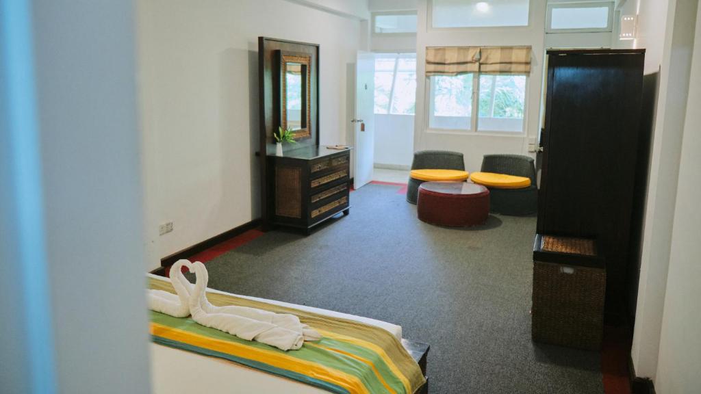 St.Lachlan Hotel & Suites photo