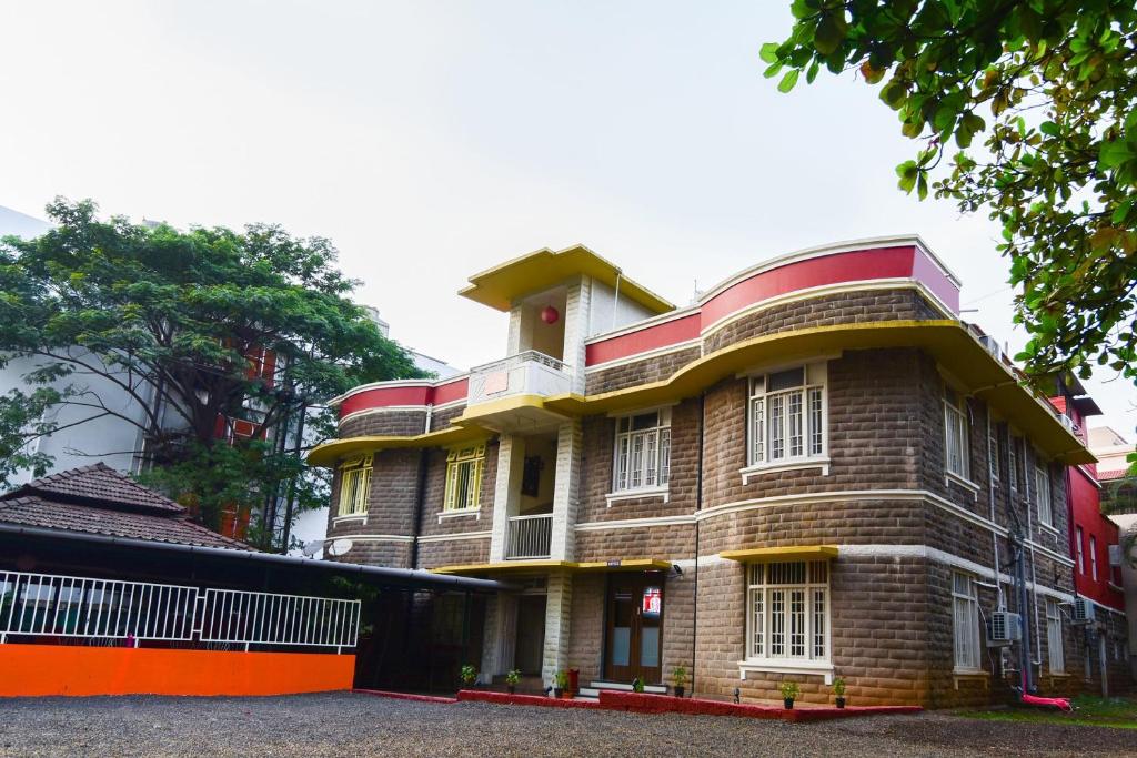 OYO 67875 Heritage Lodging And Boarding photo