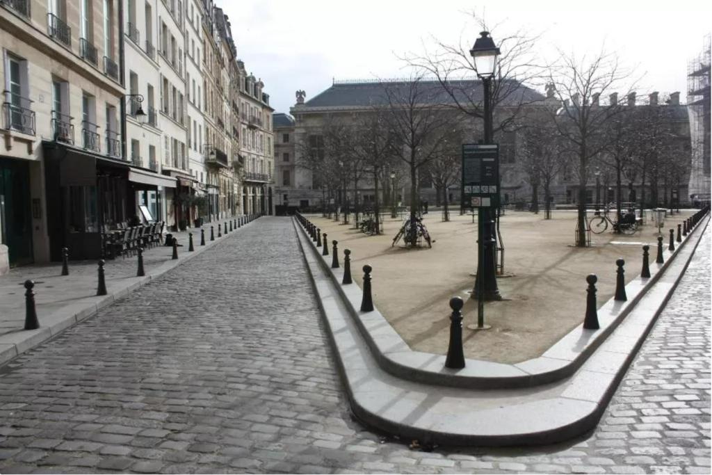 Unforgettable Stay in the Heart of Paris - 4