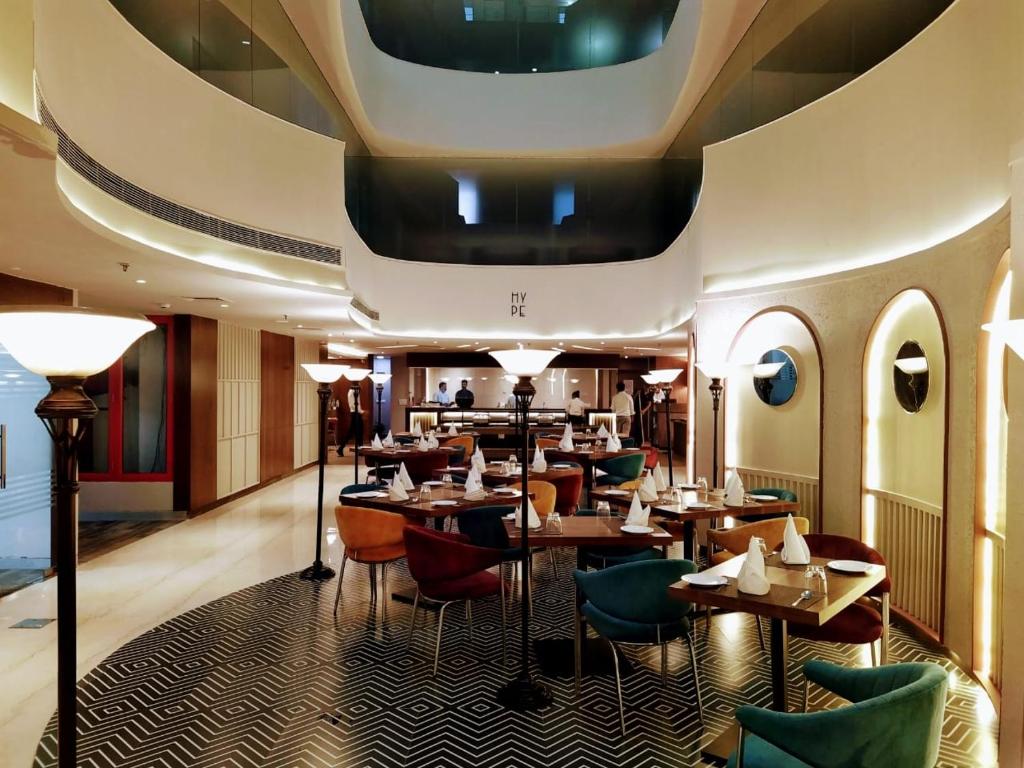 Restaurant, Hotel Hyphen Noida in Noida