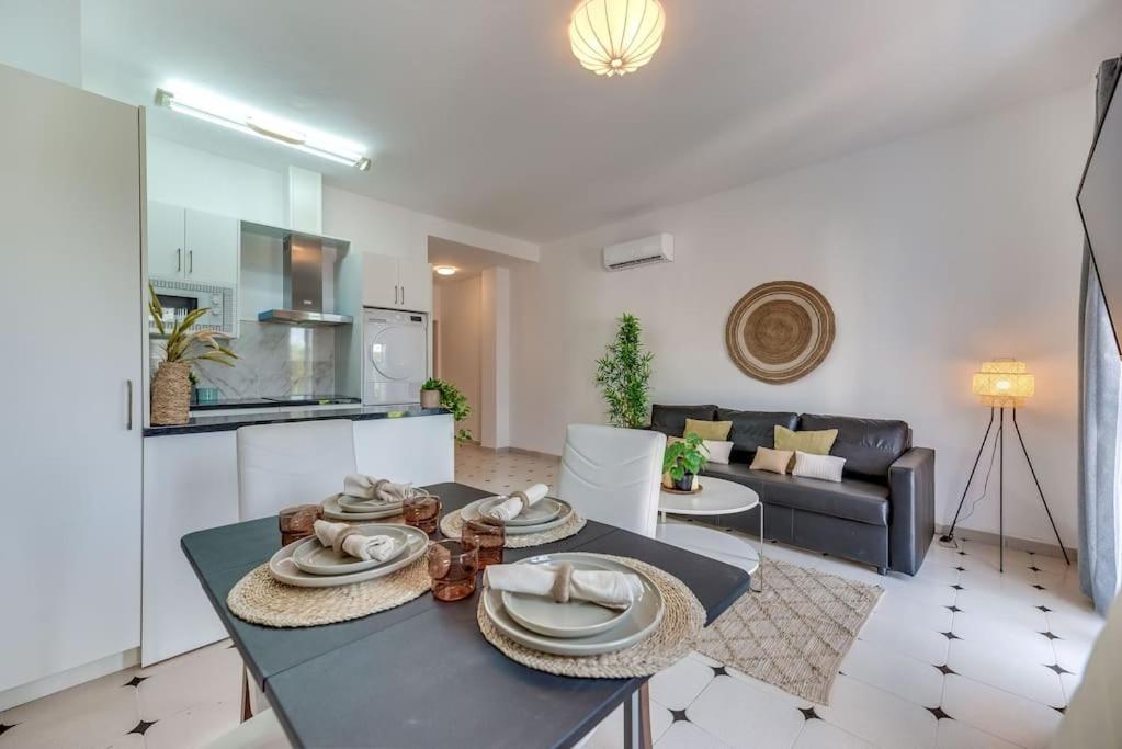 LXR La Perla Renovated 2HAB. Apt - 4