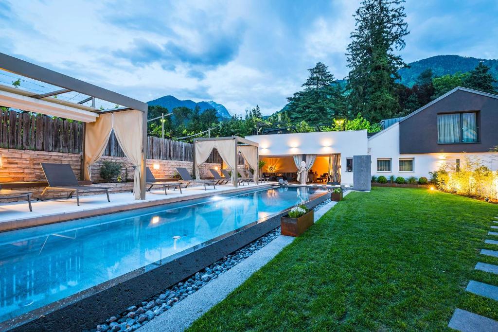 Merangardenvilla adults only photo
