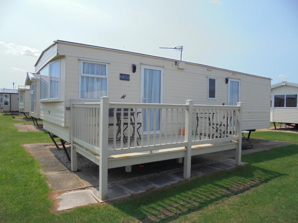 Coastfields: Arizona CF:- 6 Berth with enclosed veranda, Ingoldmells