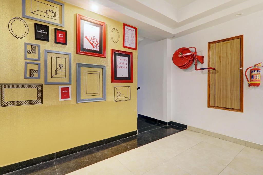 Super OYO Townhouse 418 Rama Inn. photo