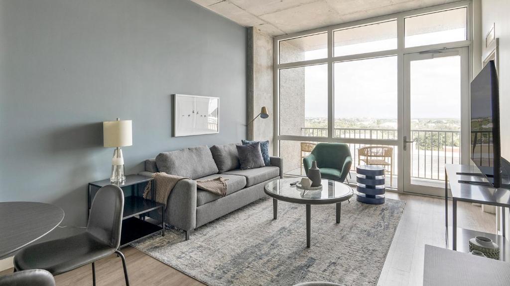 Modern Apartment in Prime Location ID6408X70