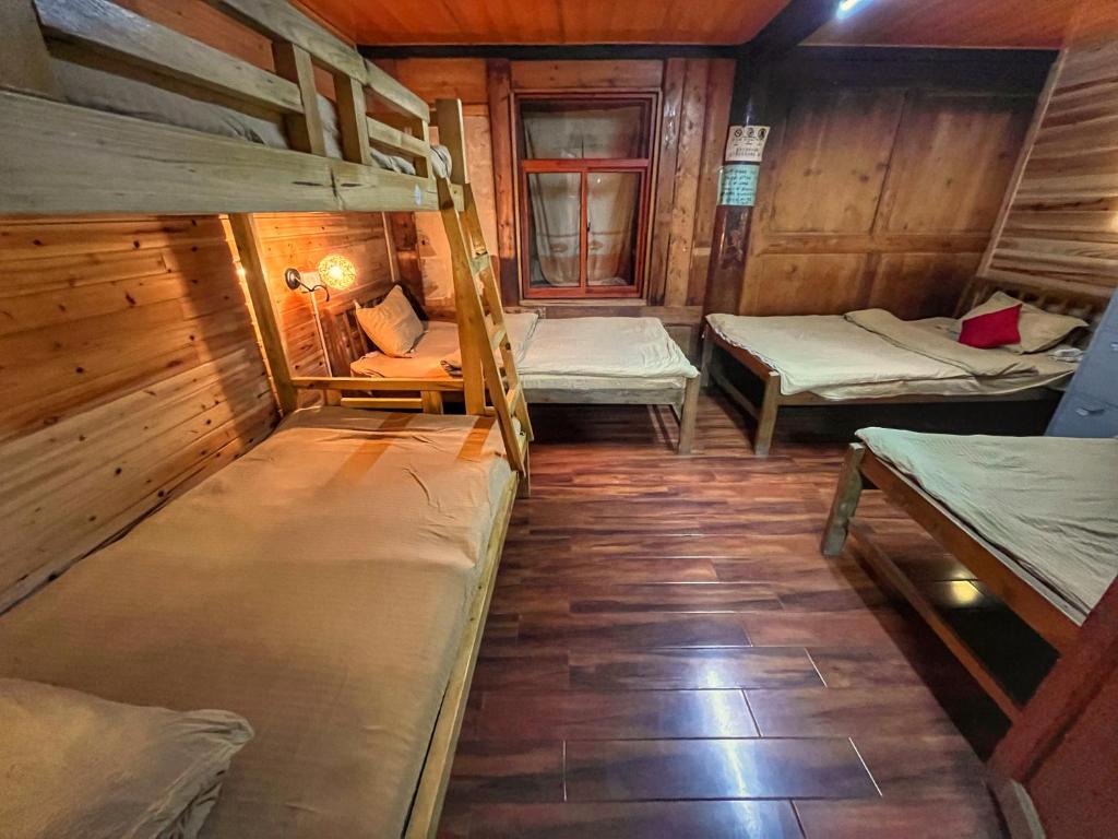 Tavern Hostel 전경