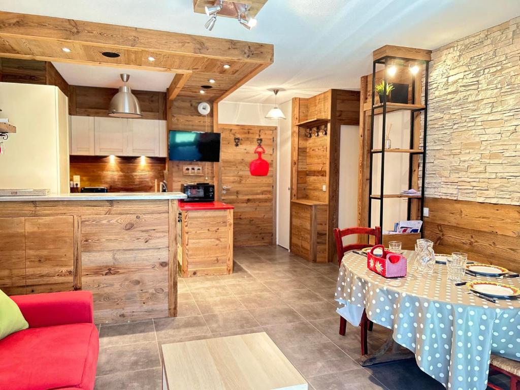 Appartement au cœur des Gets, balcon aménagé, proche pistes et commodités, 4 couchages - FR-1-623-240 - 1