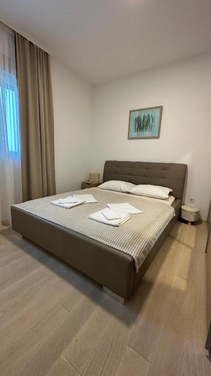 Ambassador Apartment Bečići with Private Garage Parking - 5