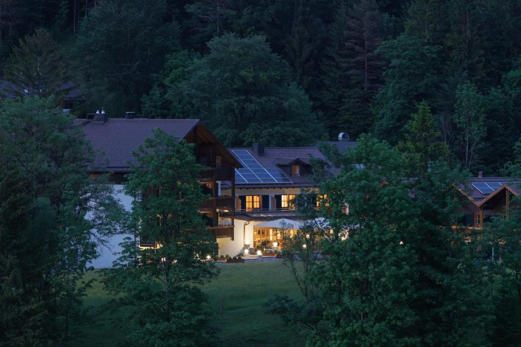 Alphotel Ettal photo