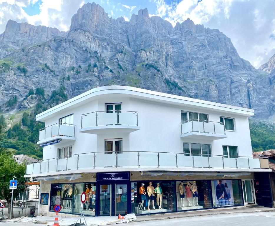 Apartments Steinbock - Mountain Views & Central Location - 4