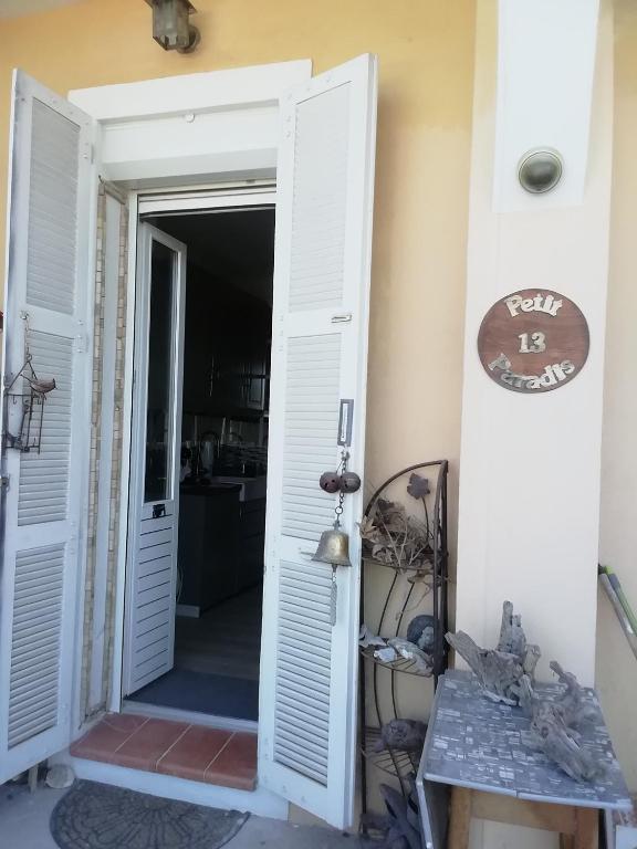 PETIT PARADIS - St MANDRIER VILLAGE - 5