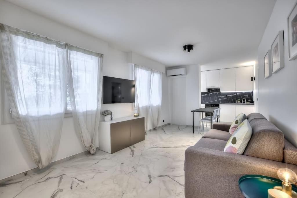 White Cocoon Studio in Antibes Centre - 4