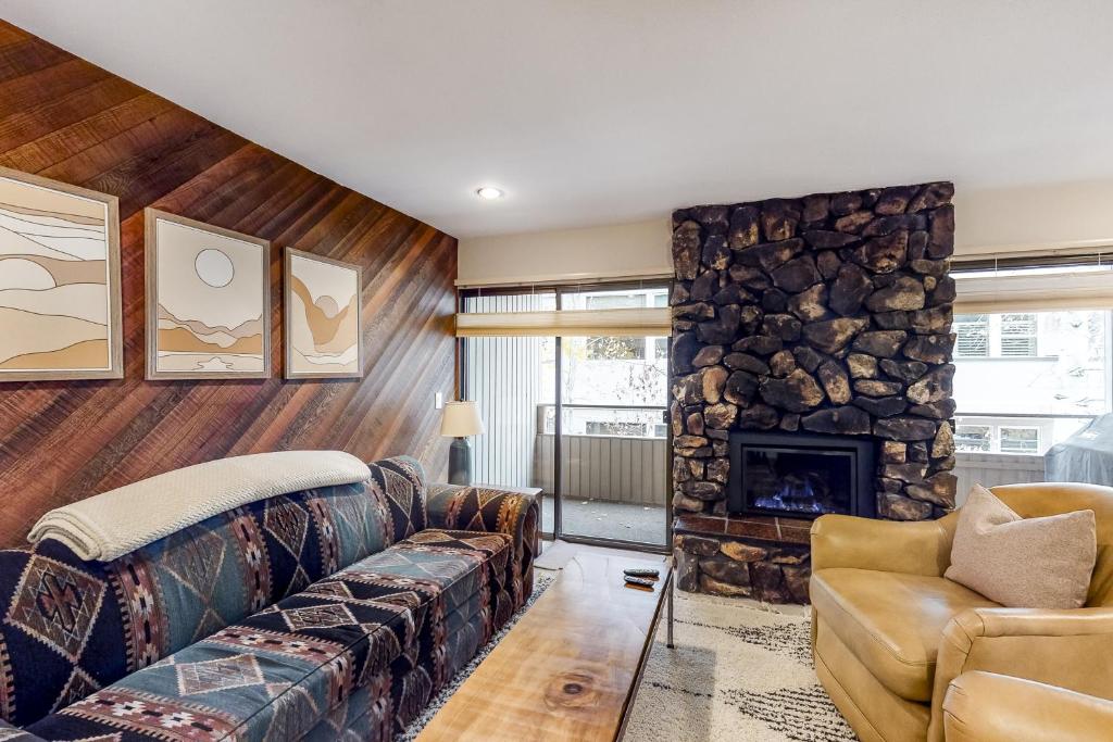 Bliss at the Base, Ketchum