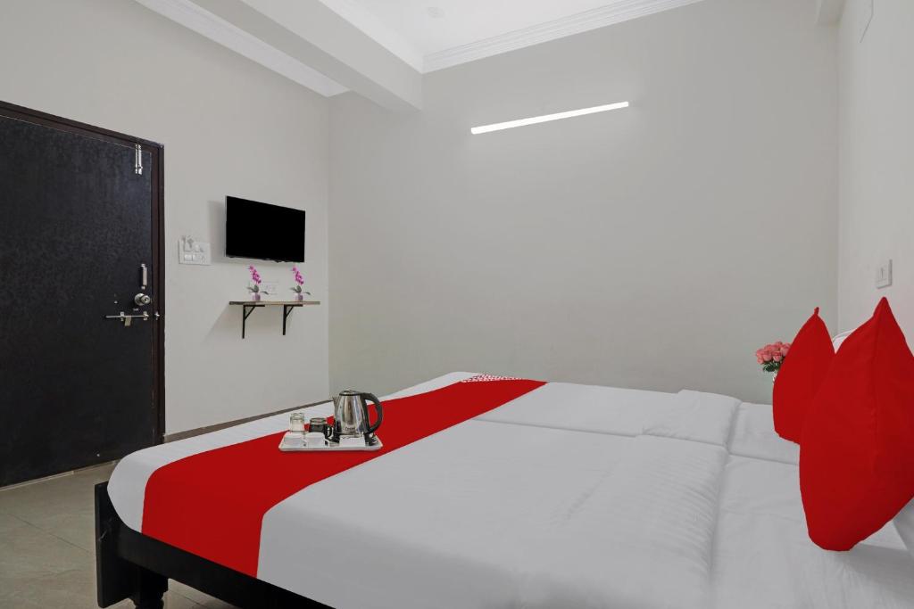 OYO Hotel Vijay Laxmi Residency Near Erragadda Metro Station photo