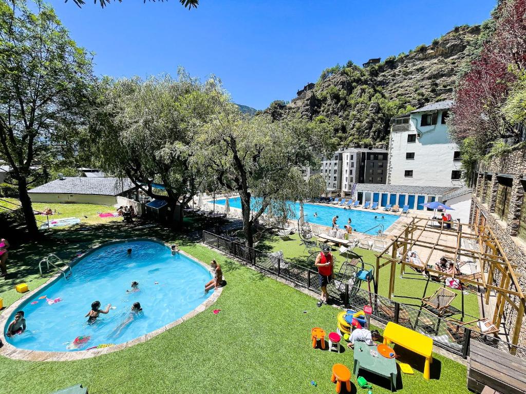 Swimming pool