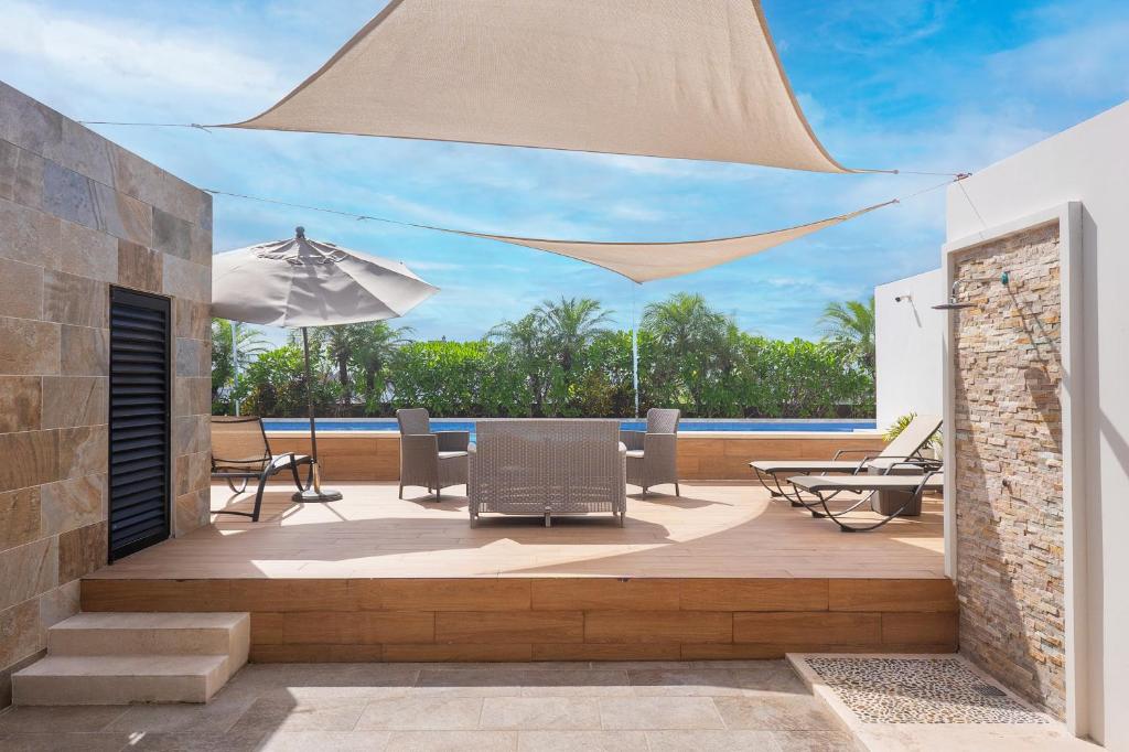 Opal Suites Apartments photo