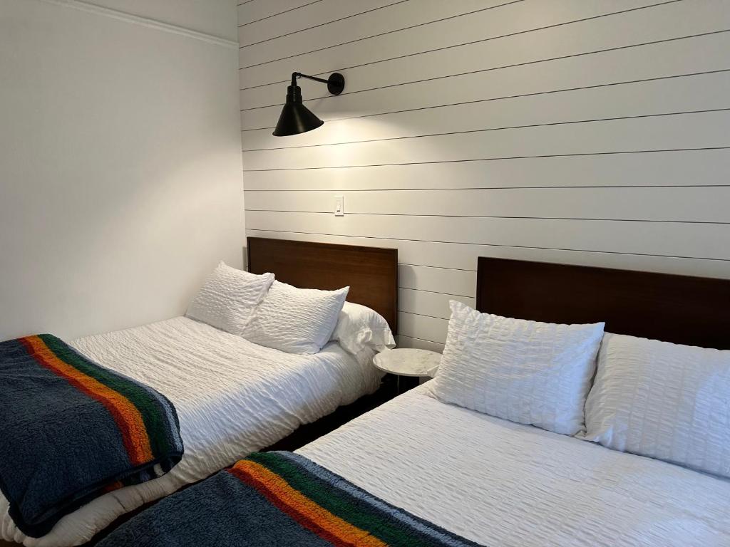 Economy Motel - Sierra Motor Lodge