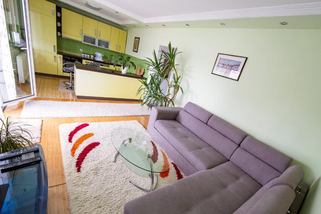Spacious apartment (60sqm) with a balcony - 2