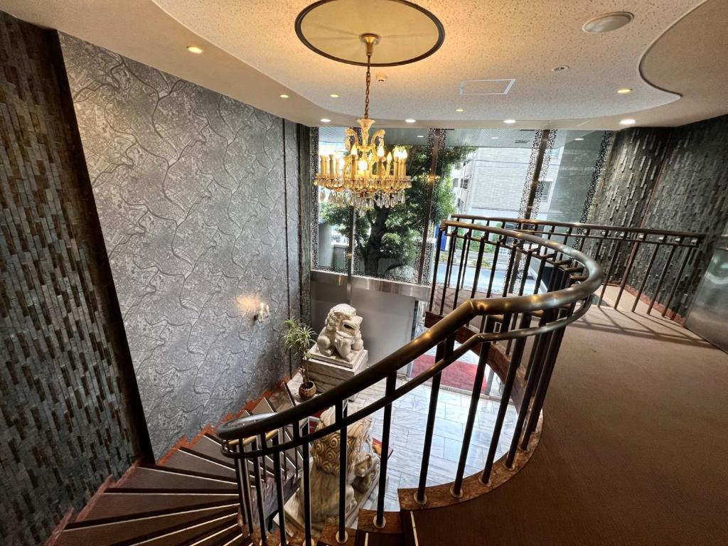 4. 신주쿠 선파크 ..