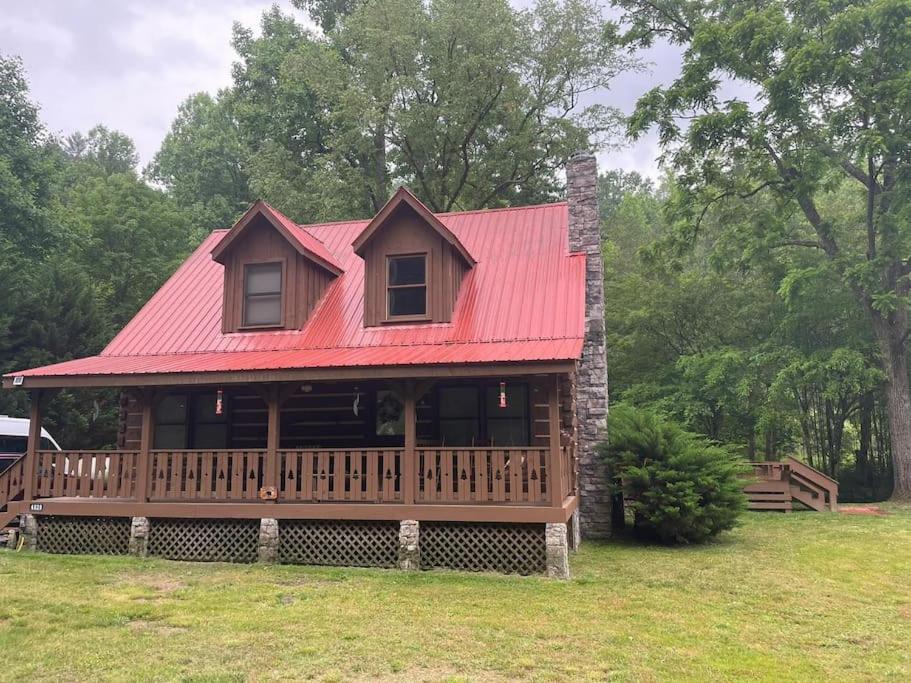 Paint Rock Farm Glamping Retreat in Del Rio (TN) reviews, prices