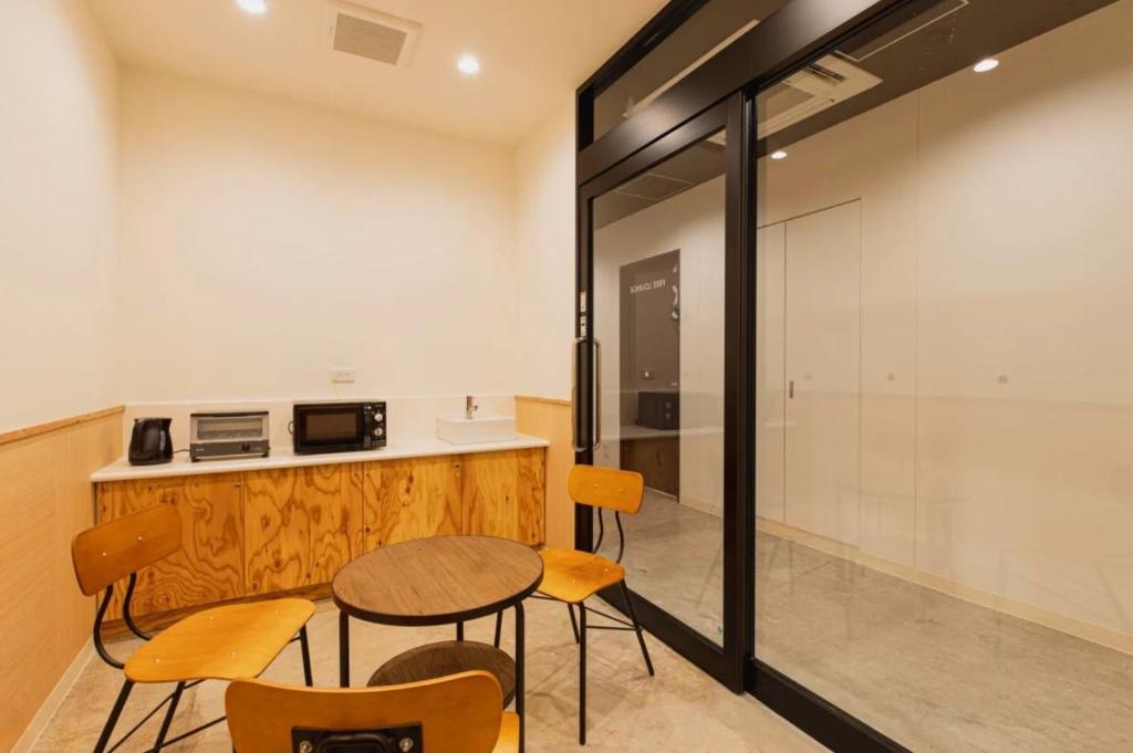 Shared lounge/TV area, Mash Cafe & Bed NAGANO in Nagano