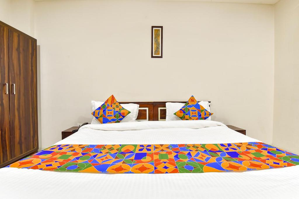 Hotel Gurukripa photo