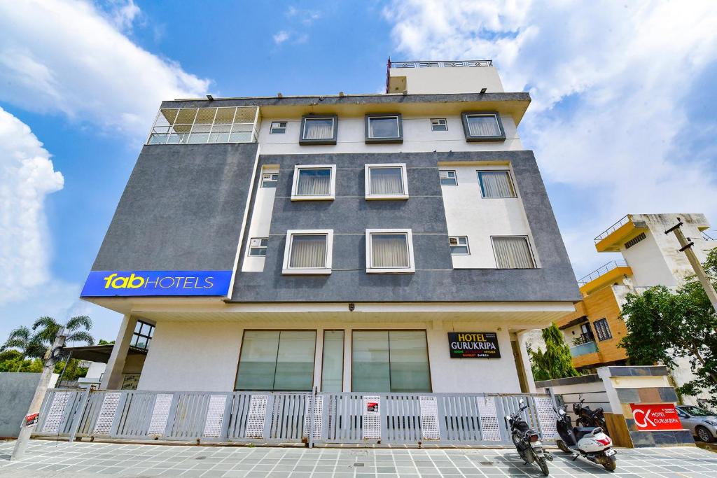 Hotel Gurukripa photo