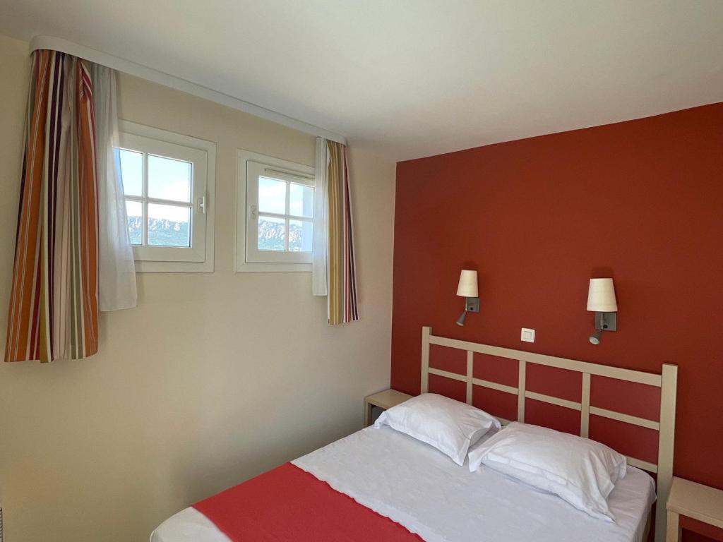 Duplex à Cap Esterel avec terrasse, solarium et parking inclus - FR-1-504-418 - 4