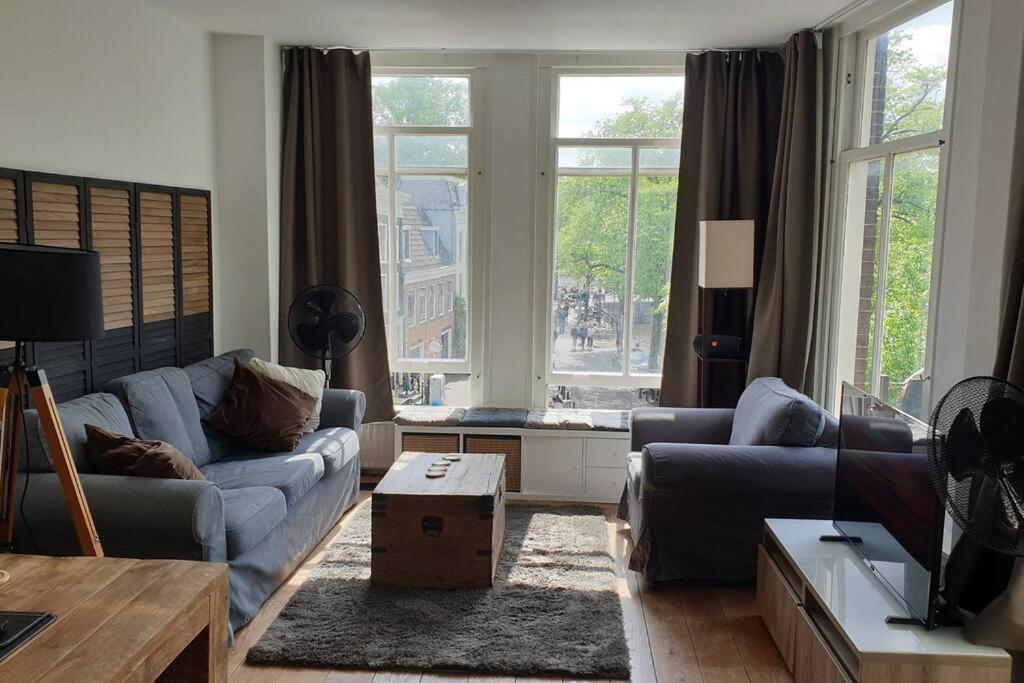 Amsterdam - Bright, canal-side, central, renovated 1BR, Amsterdam