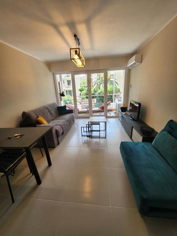 studio meuble climatise centre ville vue mer - 2