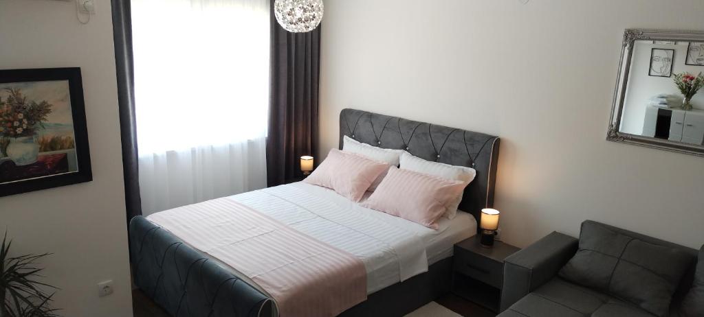 Apartman 007, Kragujevac