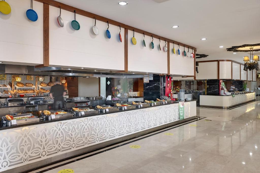 Seaden Sea Planet Resort & Spa — Kizilot
