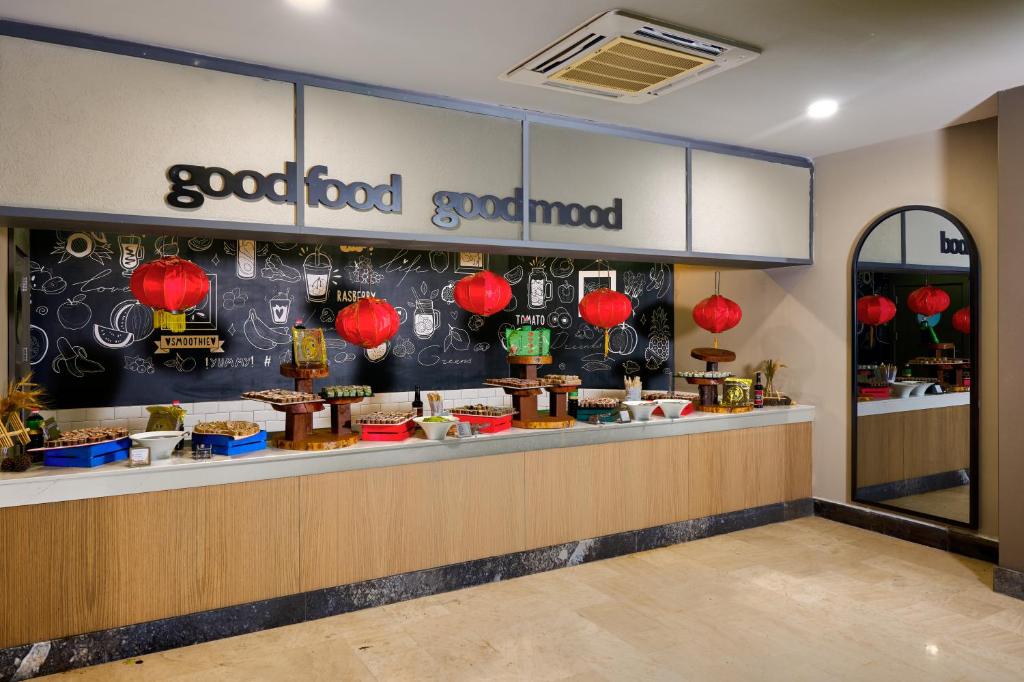 Seaden Sea Planet Resort & Spa — Kizilot
