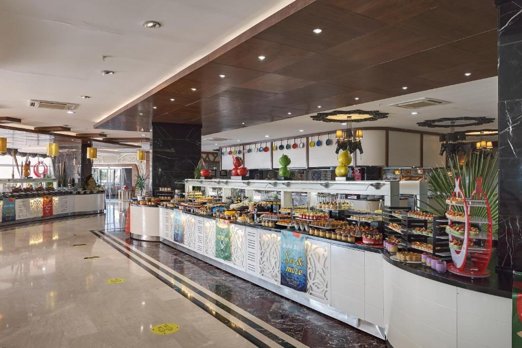 Seaden Sea Planet Resort & Spa — Kizilot