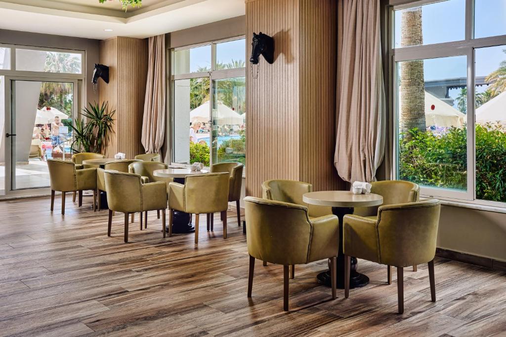 Seaden Sea Planet Resort & Spa — Kizilot