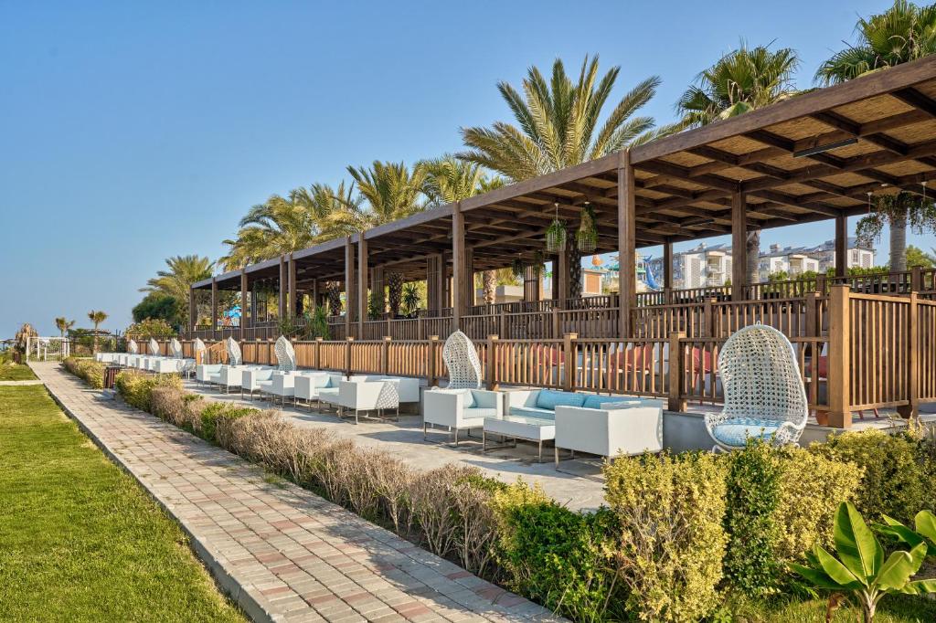 Seaden Sea Planet Resort & Spa — Kizilot