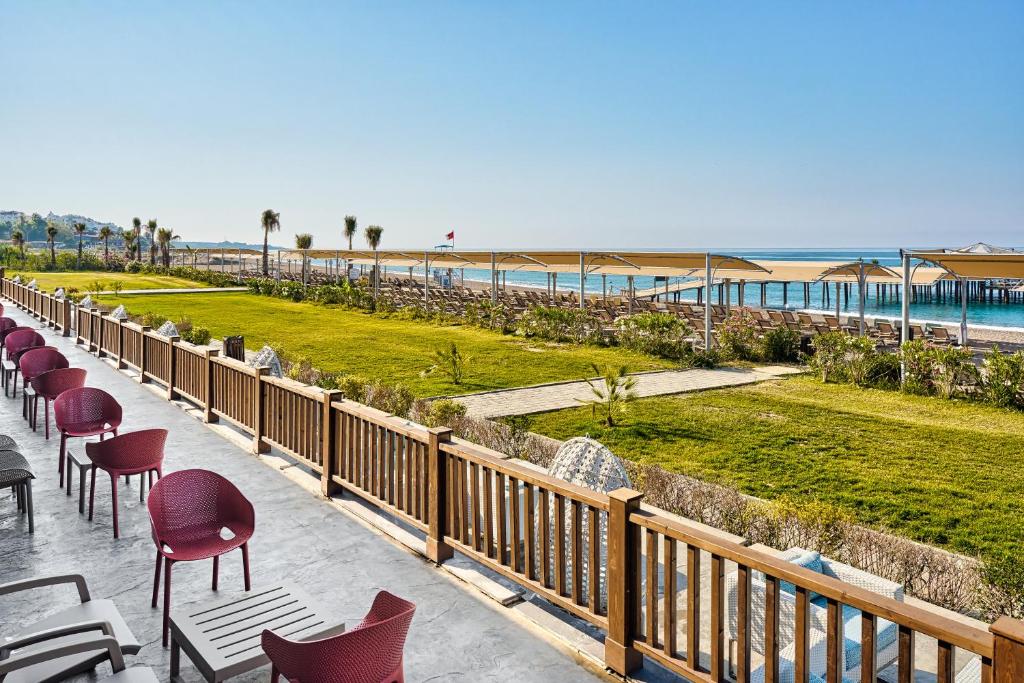 Seaden Sea Planet Resort & Spa — Kizilot