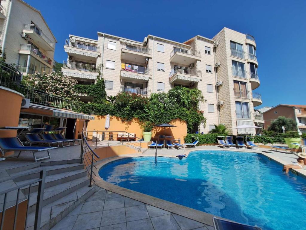 Ljiljana, Petrovac na Moru