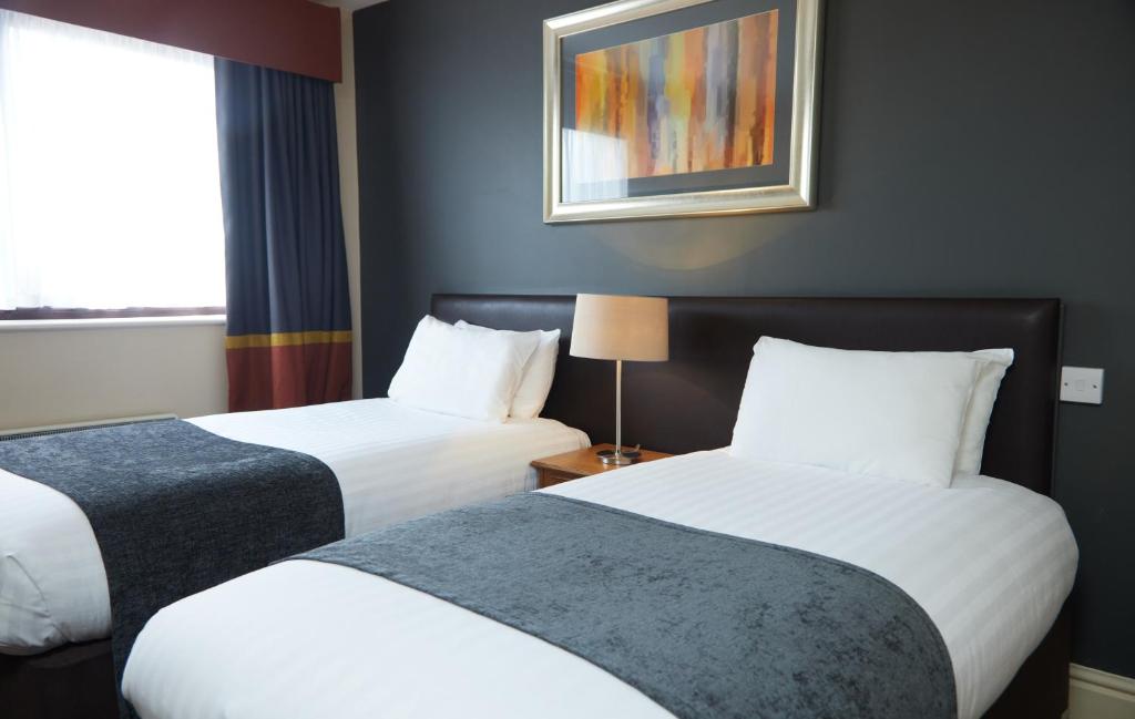 The Broughton Hotel by Greene King Inns photo