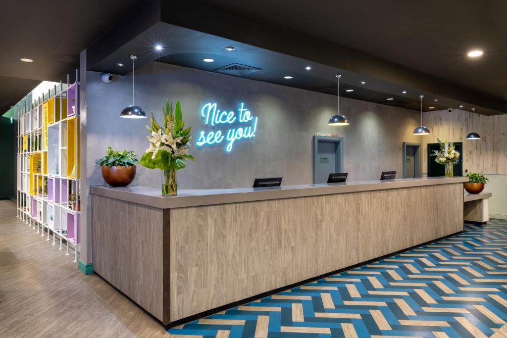 Leonardo Hotel Brighton photo