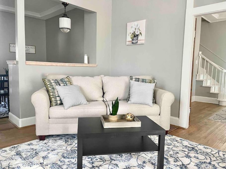 Huge Beautiful Home in Greenwood Sleeps 8