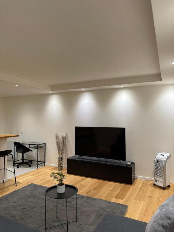 Cosy, appartement refait à neuf limite 16 - 3