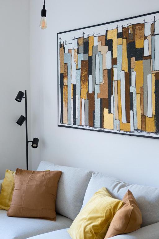 Cozy City Apartment - 2