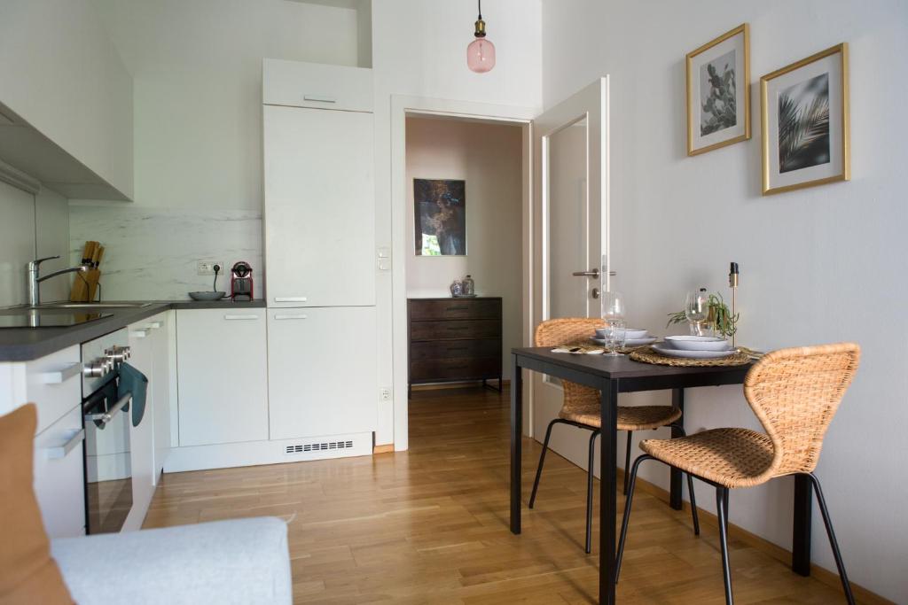 Cozy City Apartment - 4