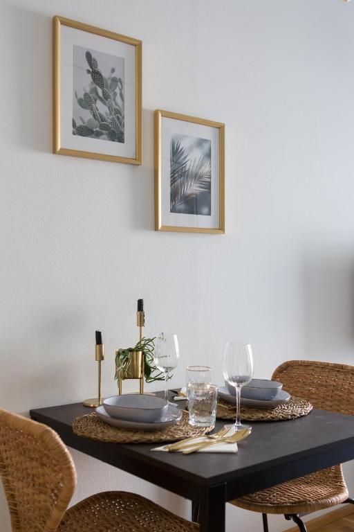 Cozy City Apartment - 5