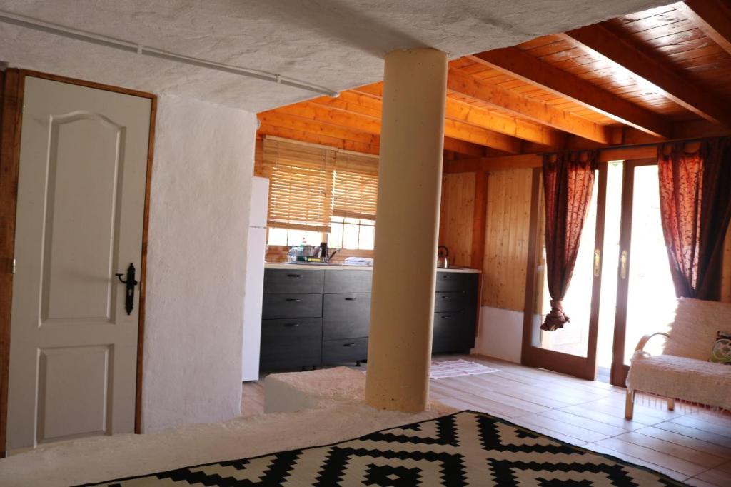 Half wooden rural apartment 전경